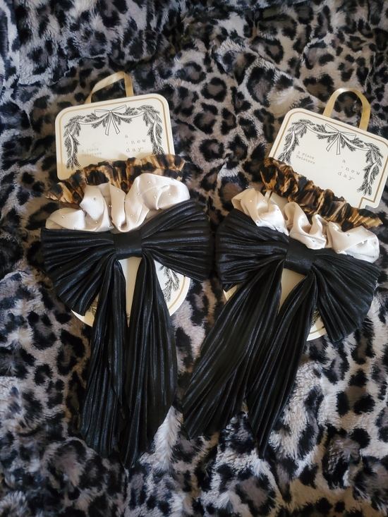 a new day Accessories - a new day Black & Cream Bow Scrunchie Set & Leopard Trim